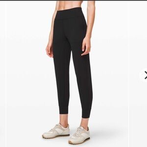 Lululemon Align Jogger 28" in Black